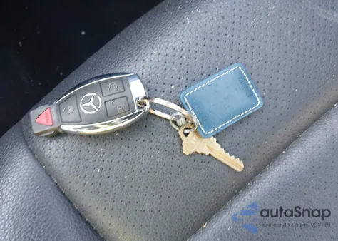 2012 Mercedes-Benz C 300 Luxury 4Matic/Sport 4Matic z USA, uszkodzony, nr VIN WDDGF8BB3CR201441